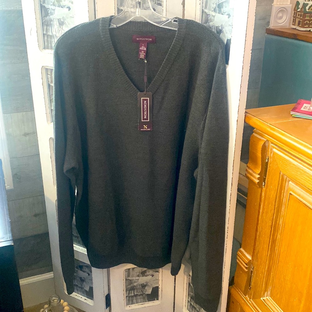 Nordstrom Olive green Merino Wool long sleeve sweater can be for men or women